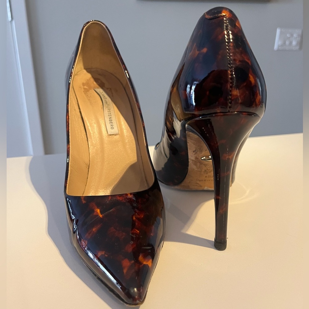 Diane von Furstenburg Tortoiseshell Pumps, Size 8.5